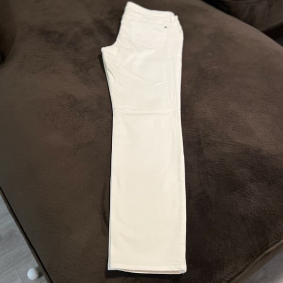 Victoria’s Secret Jeans in Cream - Picture 5 of 6